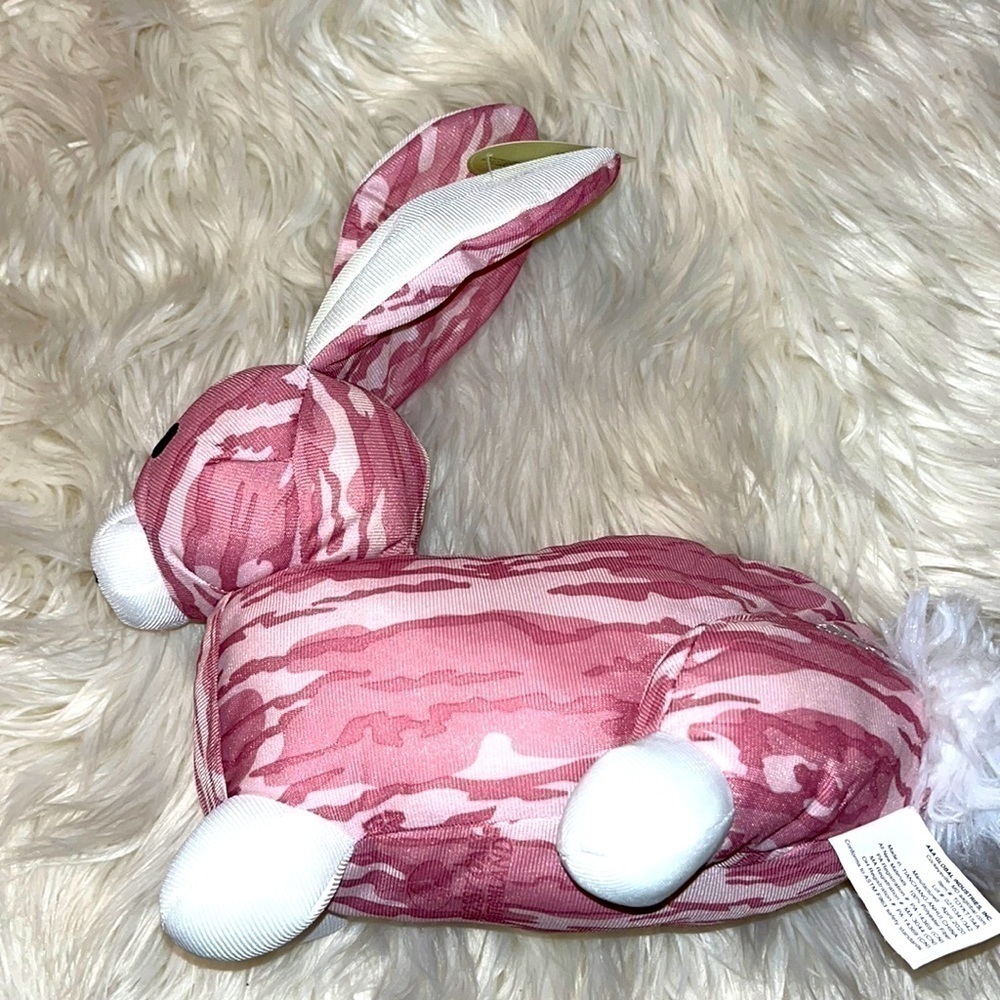 Mossy Oak. Plush rabbit. Pinky purple camouflage. NWT. 13”. Fast shippin…